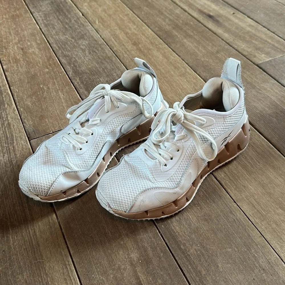 Reebok women’s zig dynamica sneakers size 8